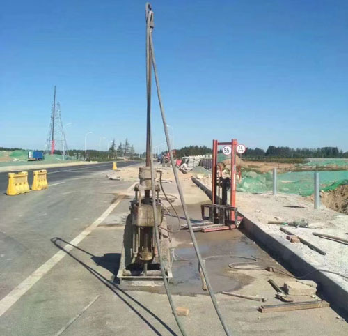 伽师公路高聚物注浆加固